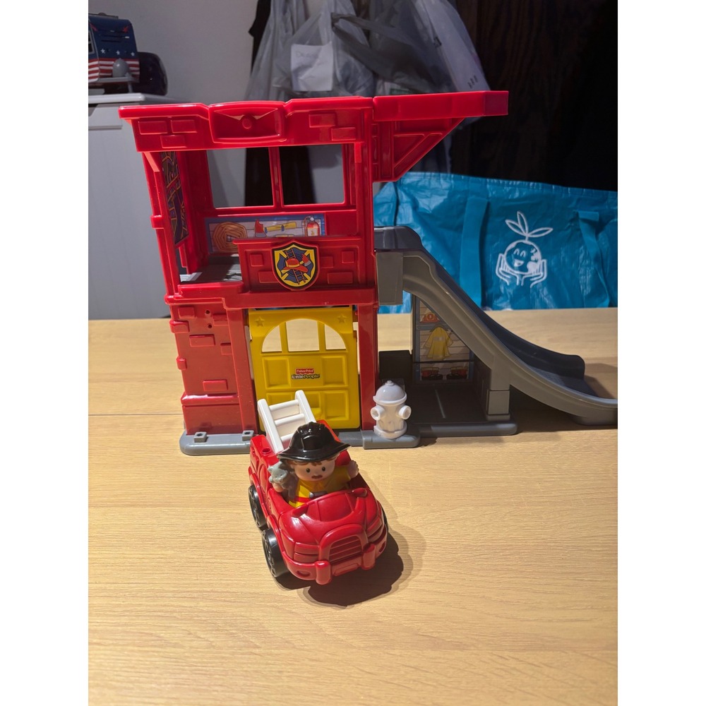 Fisher Price Little People Fire Station Playset with Fire Truck and Figure
